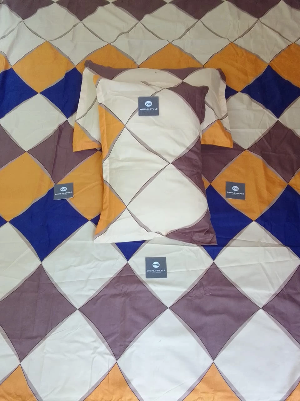 Mia Bedsheets / Bedsheet With 2 Pillow Covers (90 x 100) - image 10