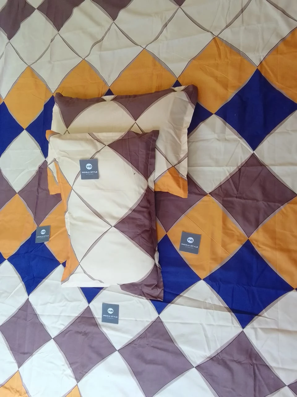 Mia Bedsheets / Bedsheet With 2 Pillow Covers (90 x 100) - image 11