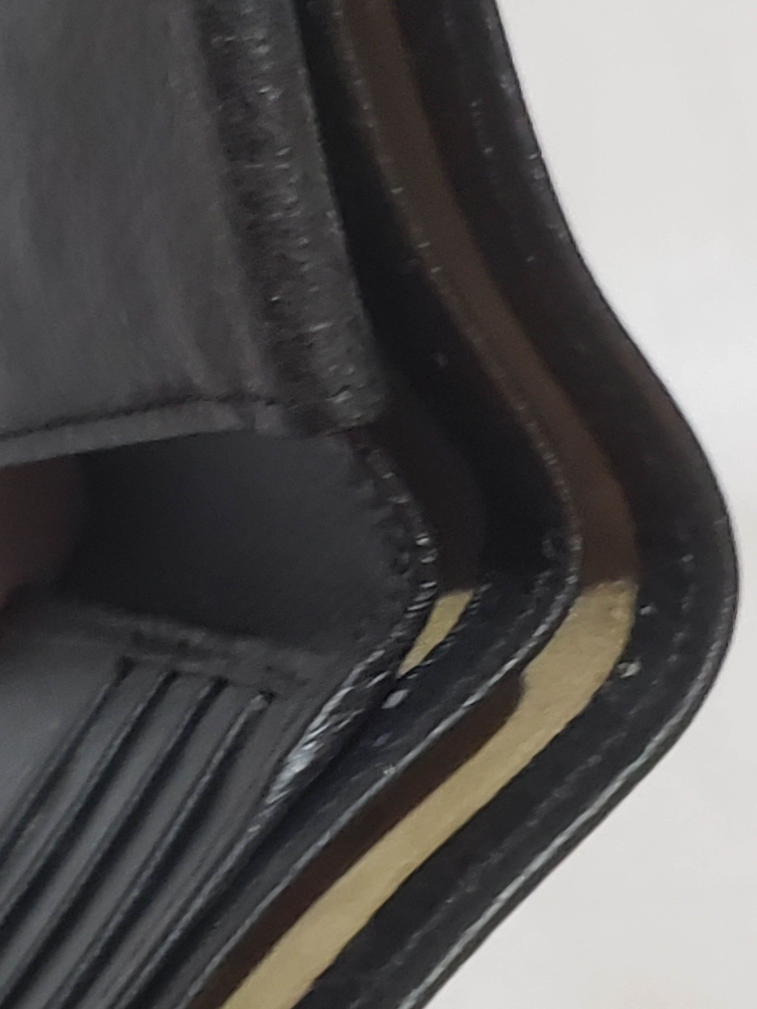 Mont Blanc Soft Grain Wallet 08CC Defects - image 5