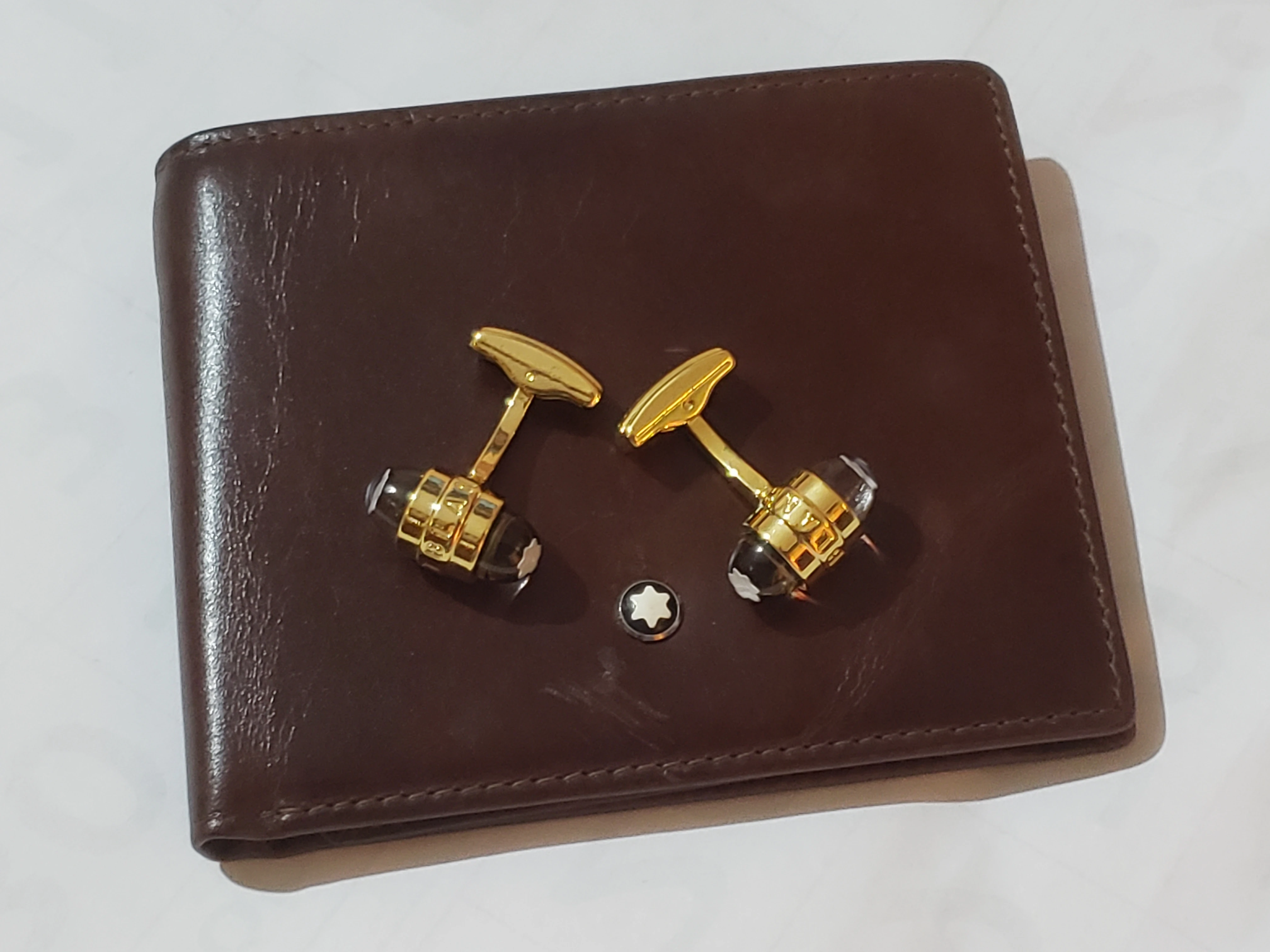Mont Blanc Wallet & Cufflink Set - image 3