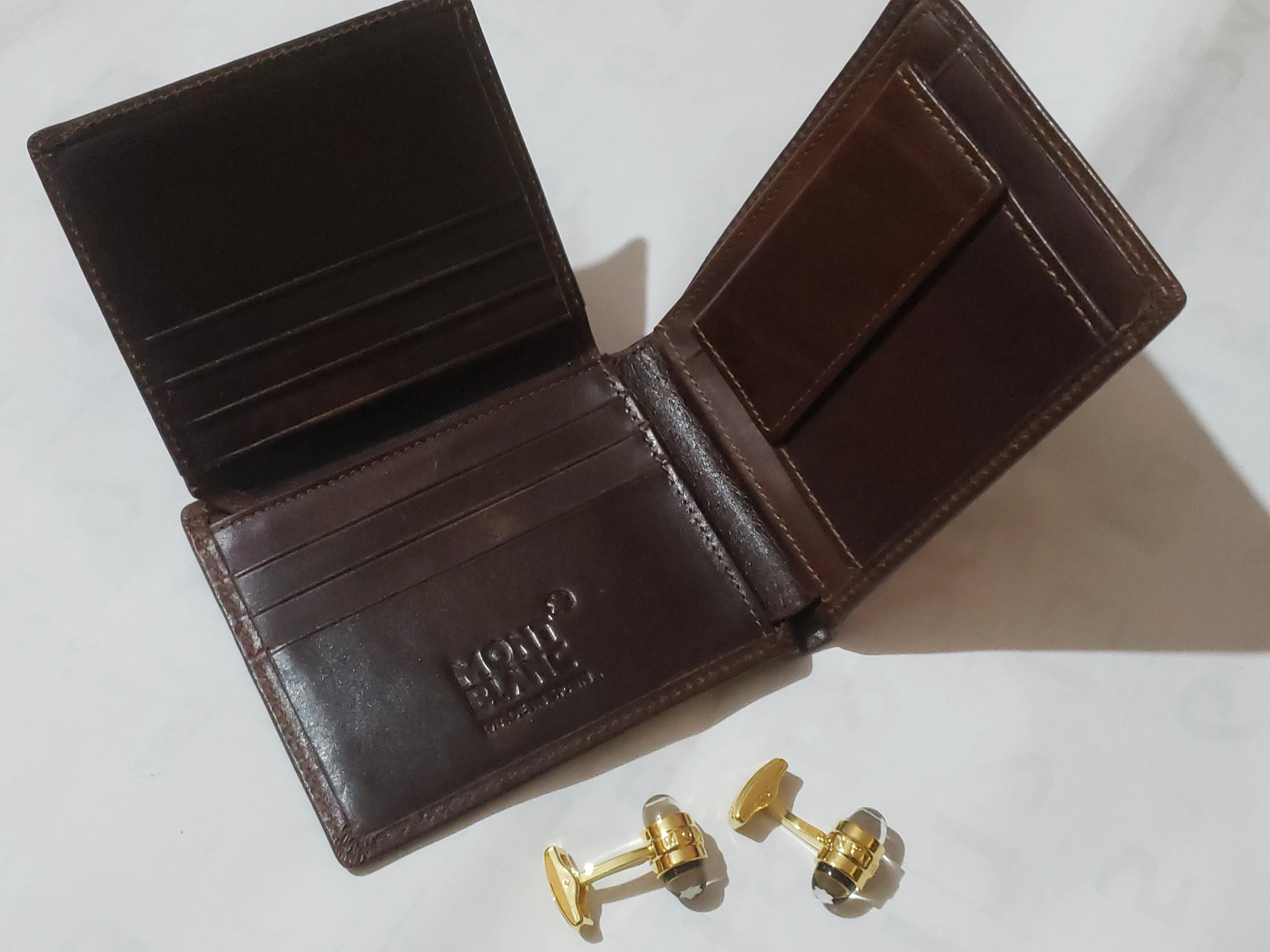 Mont Blanc Wallet & Cufflink Set - image 5