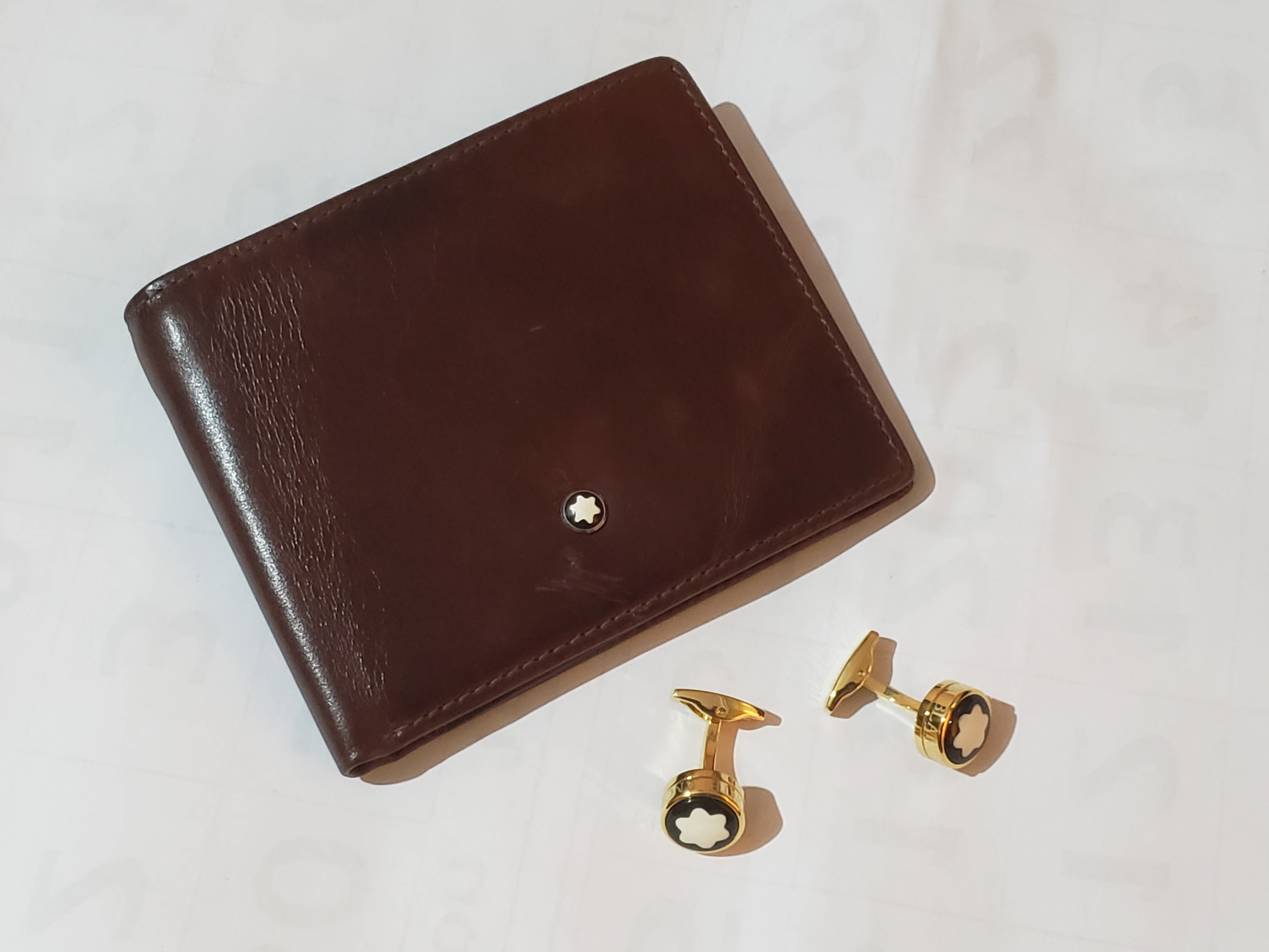 Mont Blanc Wallet & Cufflink Set - image 6