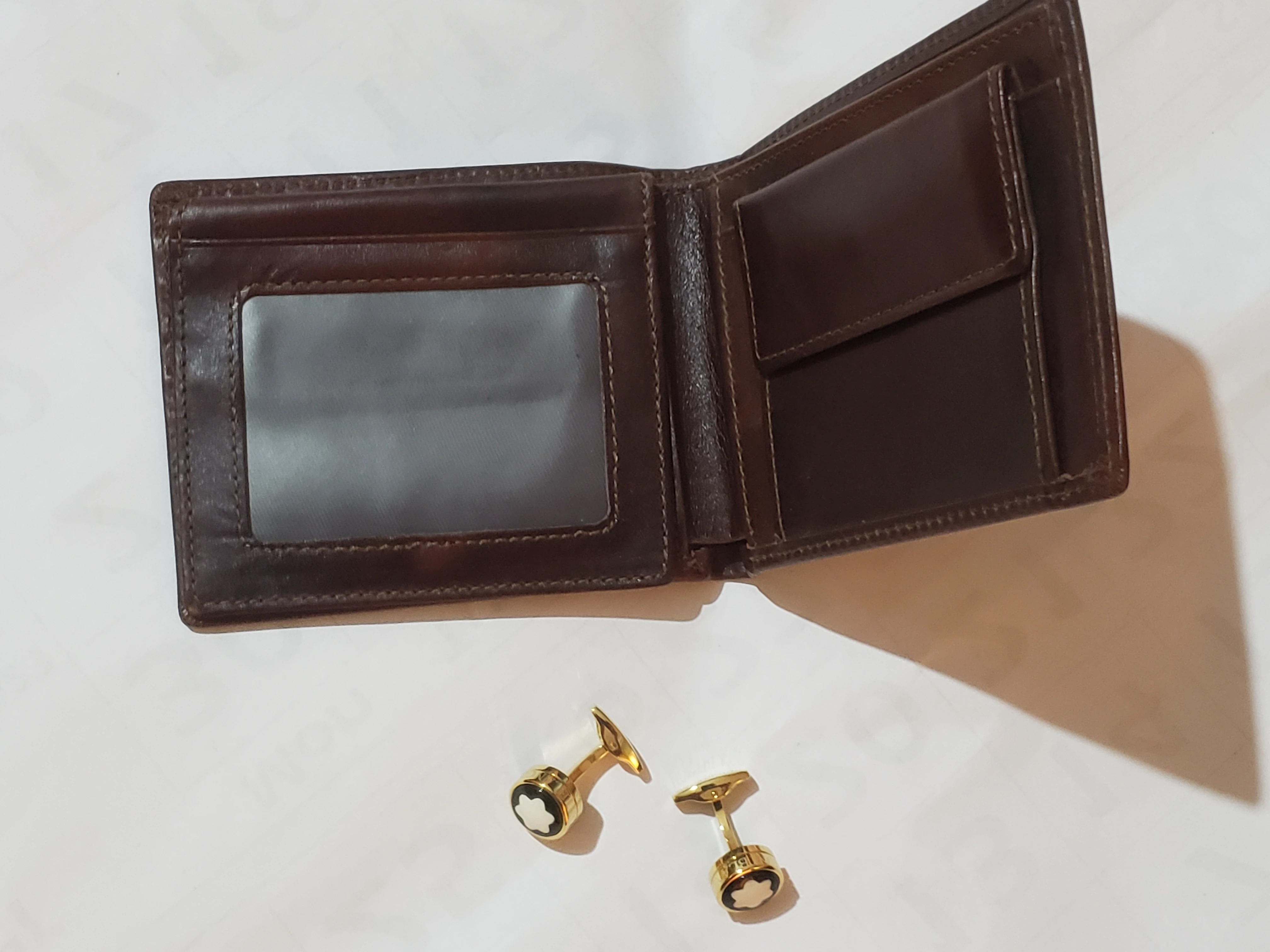 Mont Blanc Wallet & Cufflink Set - image 8