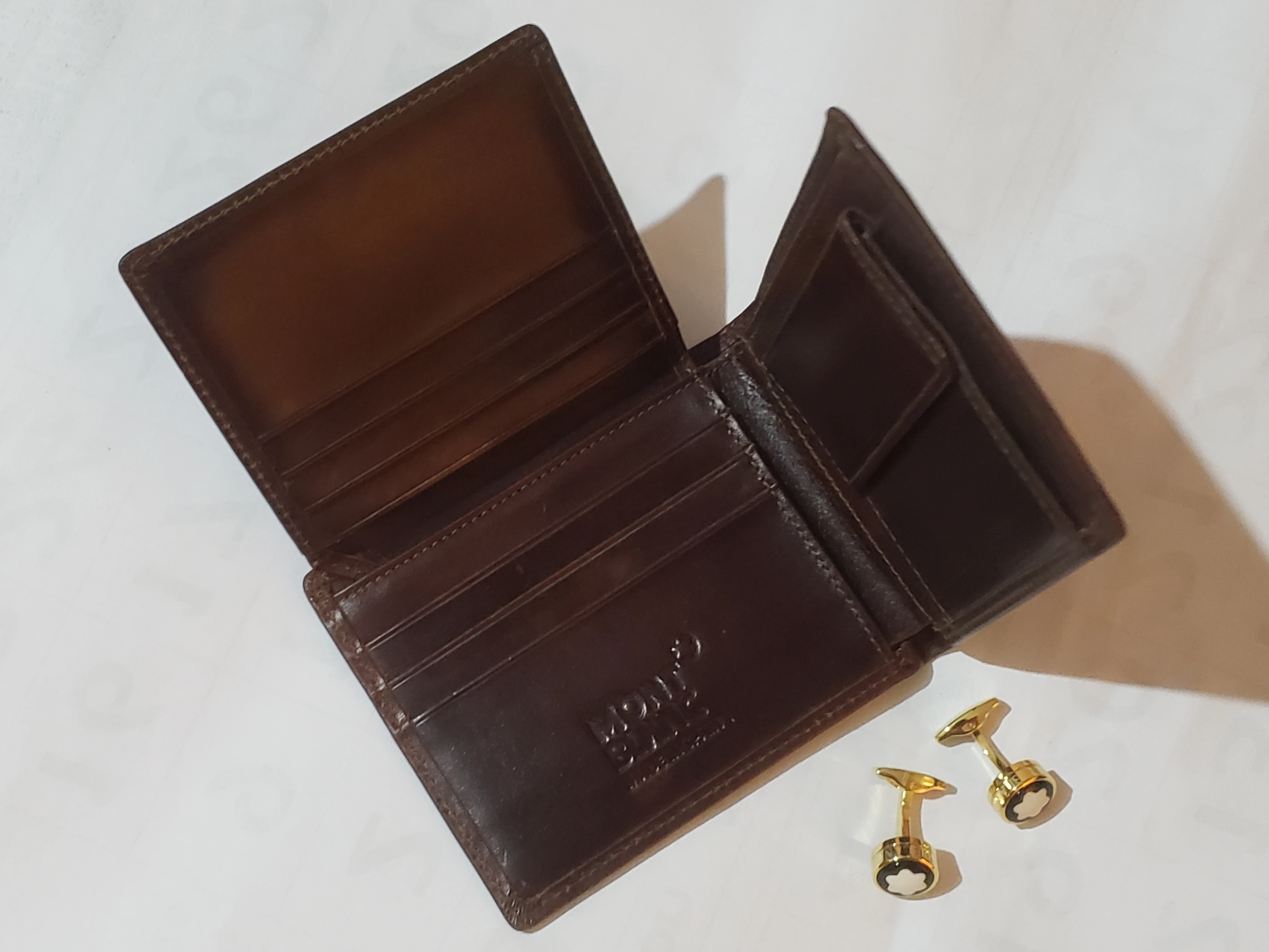 Mont Blanc Wallet & Cufflink Set - image 10