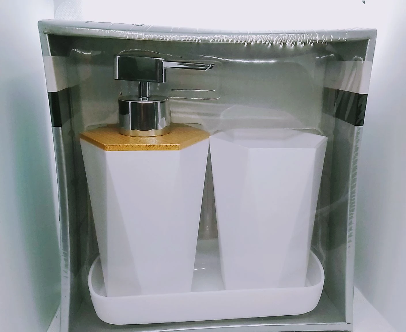 Generic 3-Piece Shower Bottle Set - image 2