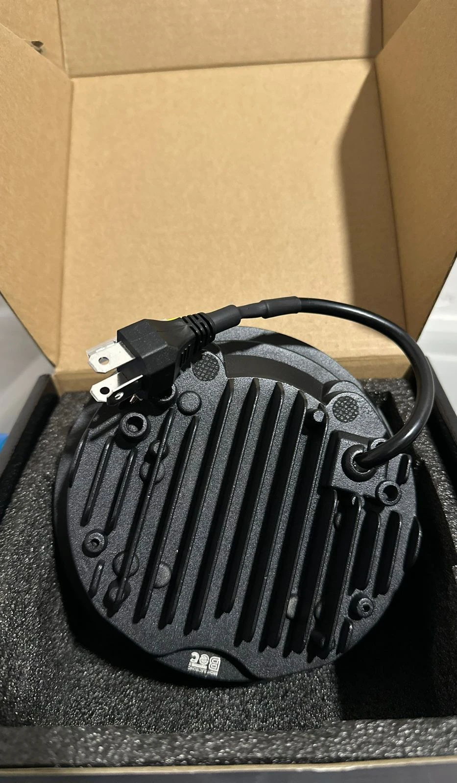 Generic Round 5.75” LED Motorcycle Headlight - image 3