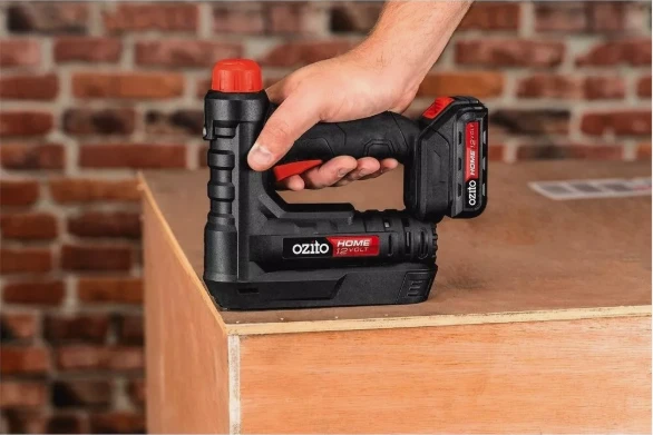 Ozito 12V Staple/Nail Gun with 12V Battery And Charger - image 3