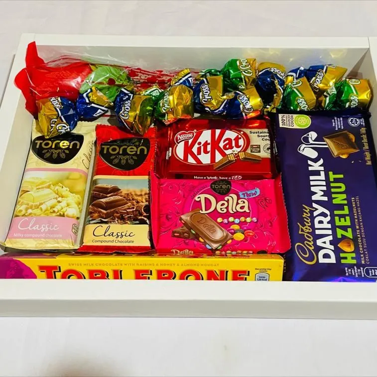 Generic Chocolate Gift Hamper for Valentine & Parties