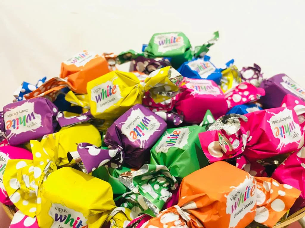 Vigos Chocolate Toffees White Fruit Flavoured Filled Compound - image 3