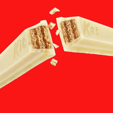 KitKat 4 Fingers White Chocolate Bar - image 3