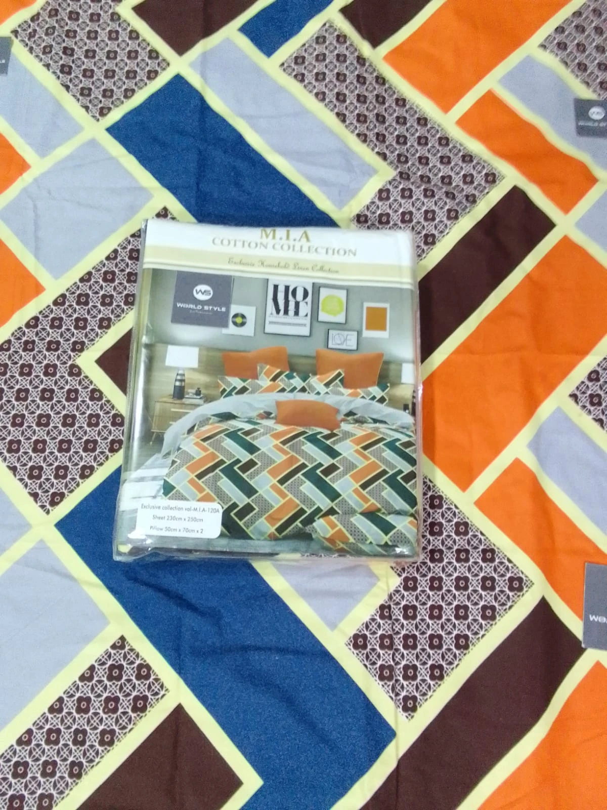 Mia Bedsheets / Bedsheet With 2 Pillow Covers (90 x 100) - image 3
