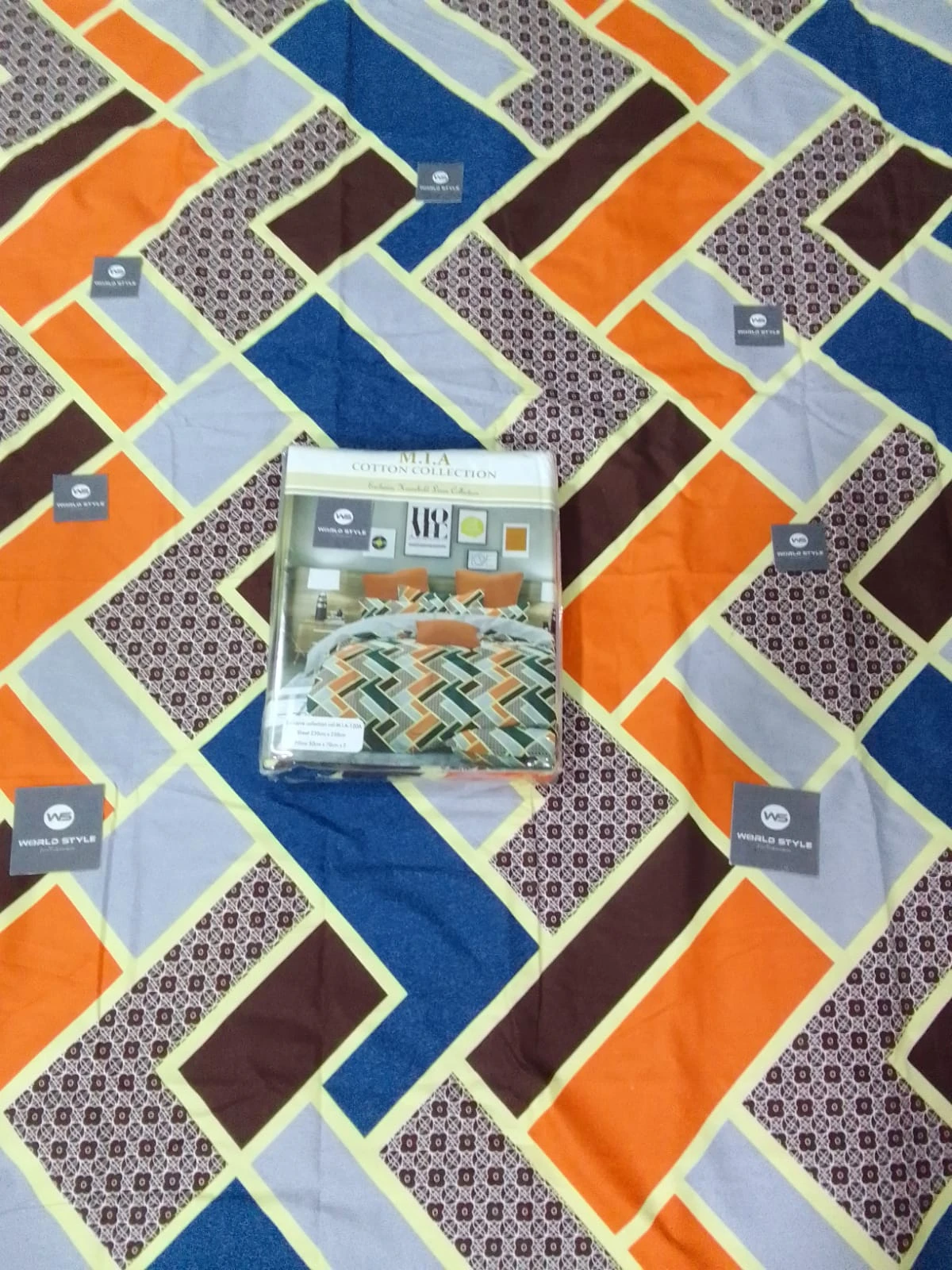 Mia Bedsheets / Bedsheet With 2 Pillow Covers (90 x 100) - image 5