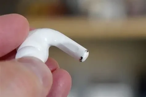 Apple AirPods Pro (2nd Generation) Active Noise Cancelling - image 2