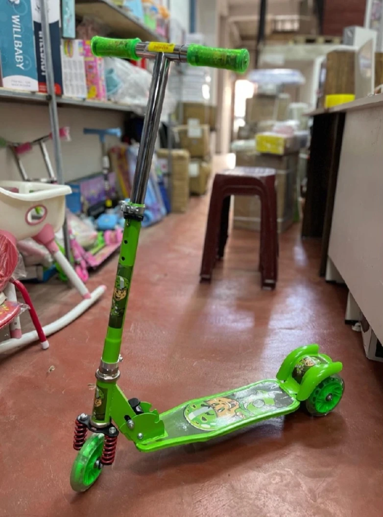 Generic Three Wheeled Folding Scooter Foot Brake - image 3