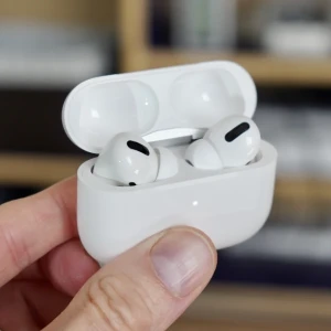 Apple AirPods Pro (2nd Generation) Active Noise Cancelling