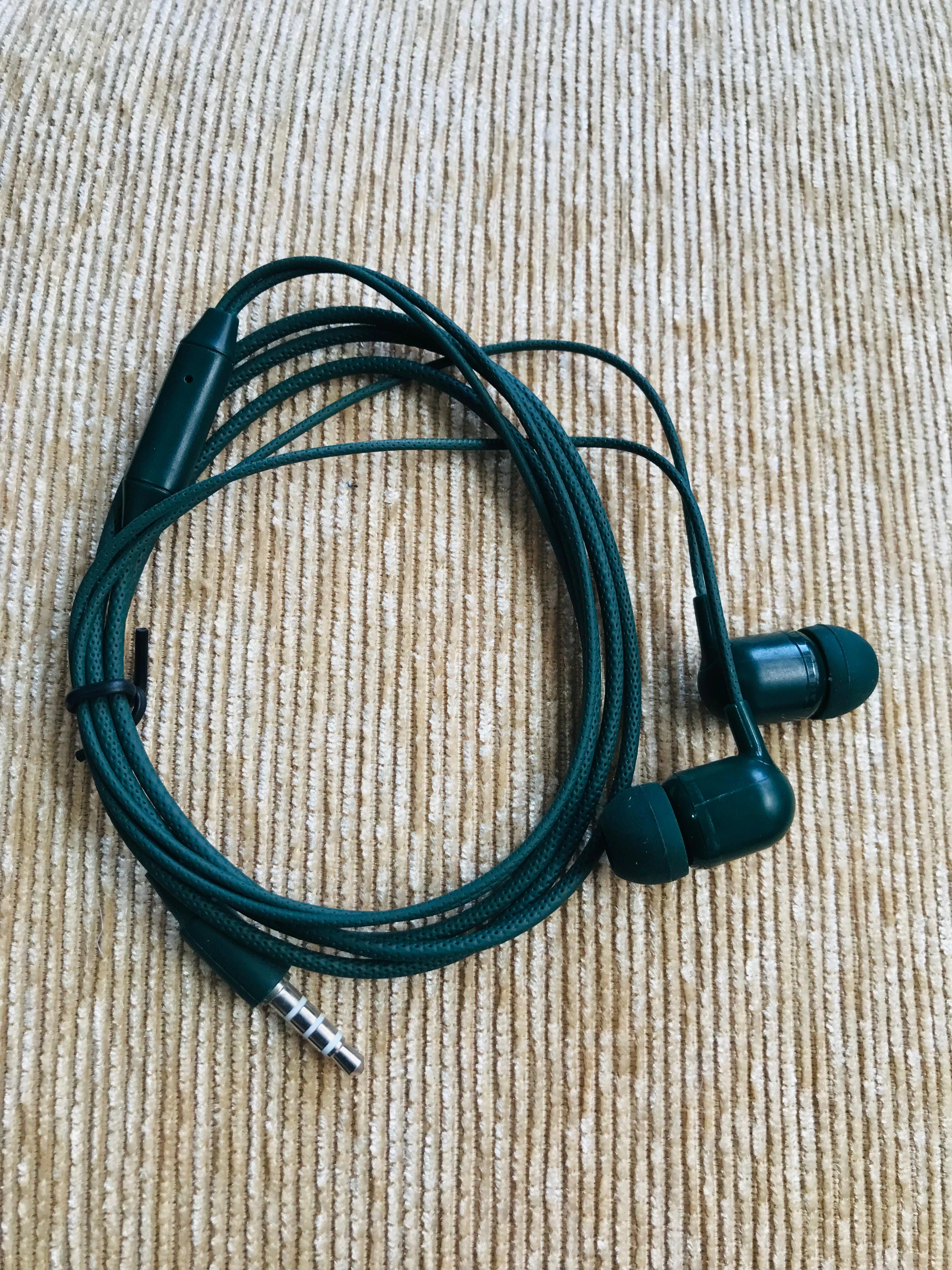 Generic Hand free Stereo Earphone Powerful Bass - image 2