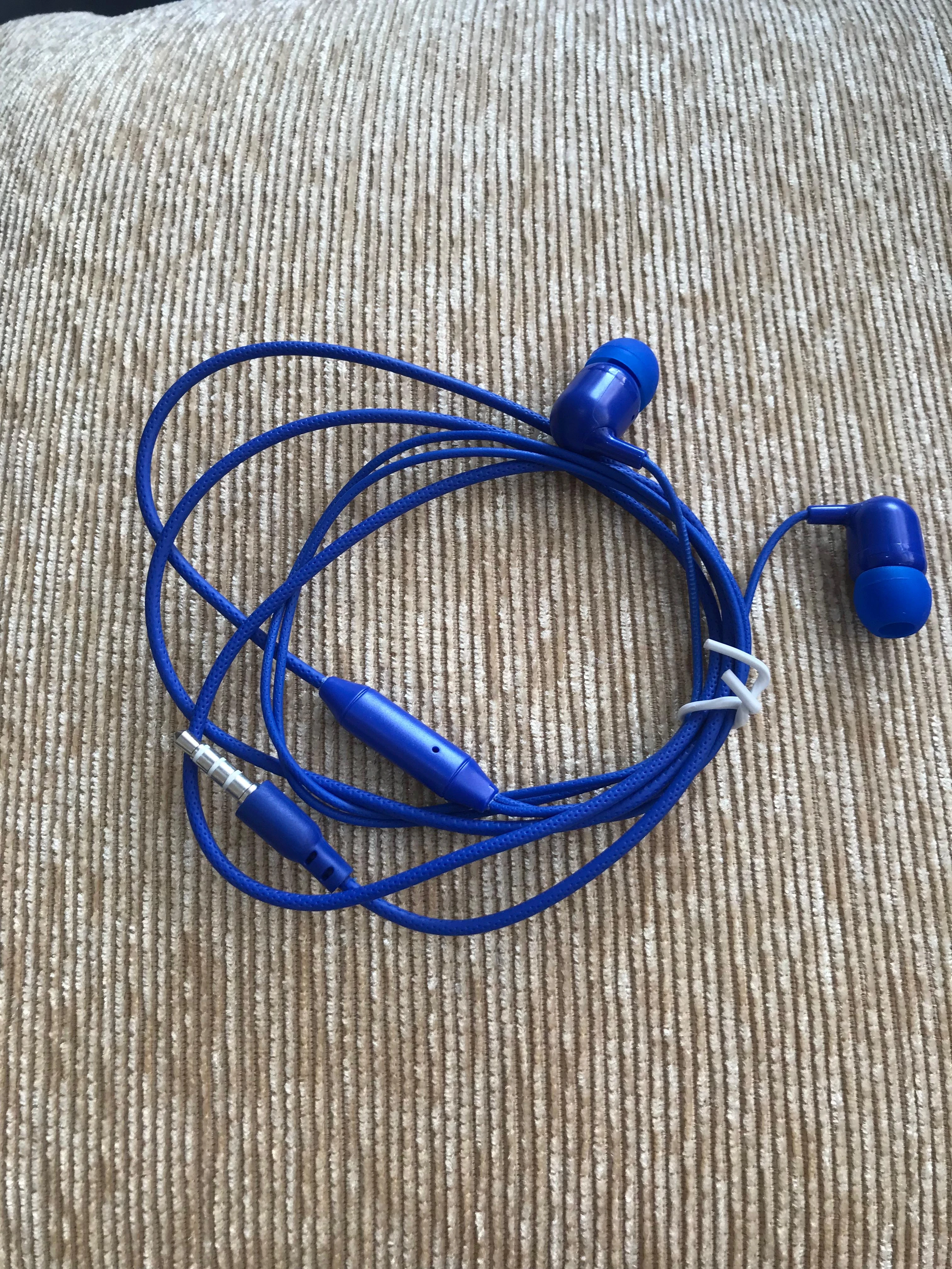 Generic Hand free Stereo Earphone Powerful Bass - image 4