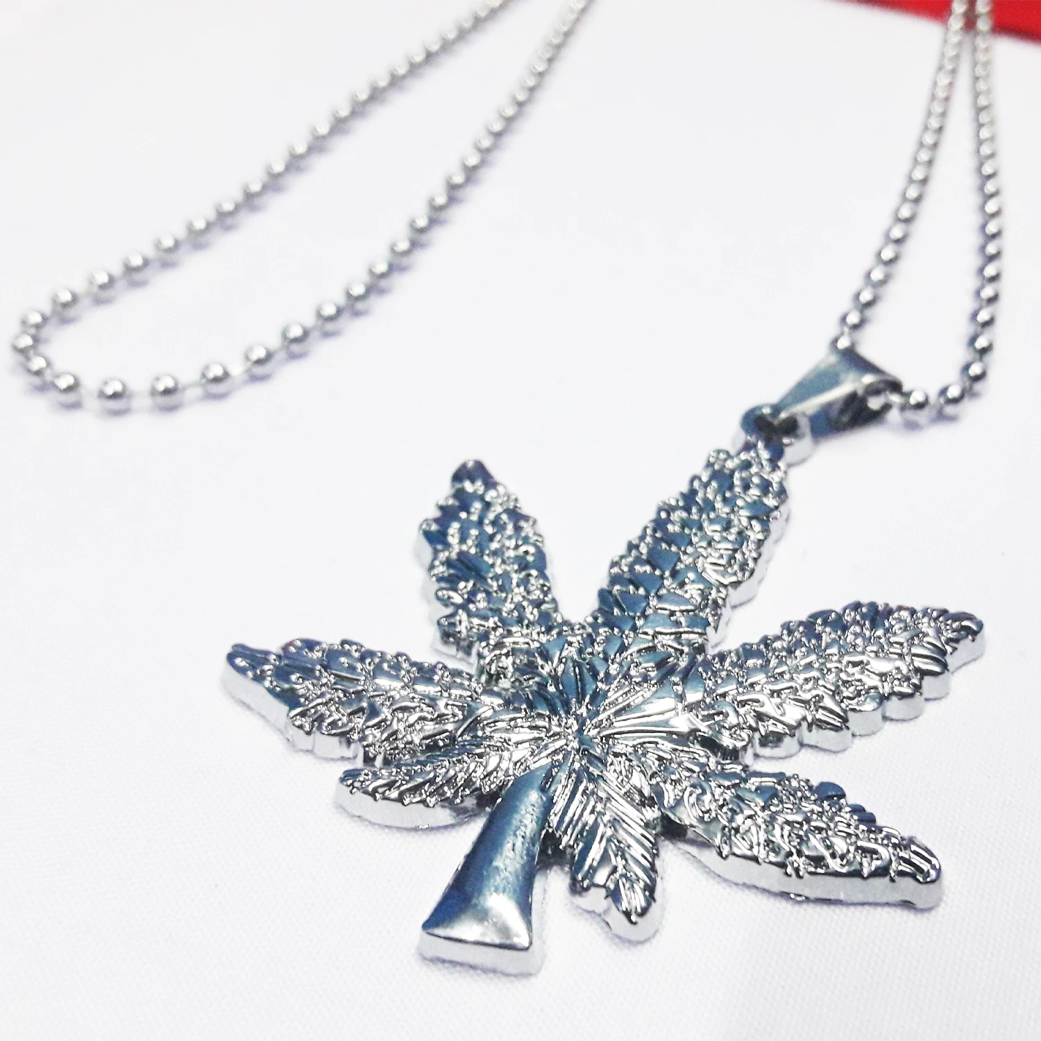 Generic Men's Leaf Pendant Silver Fashion Necklace - image 5