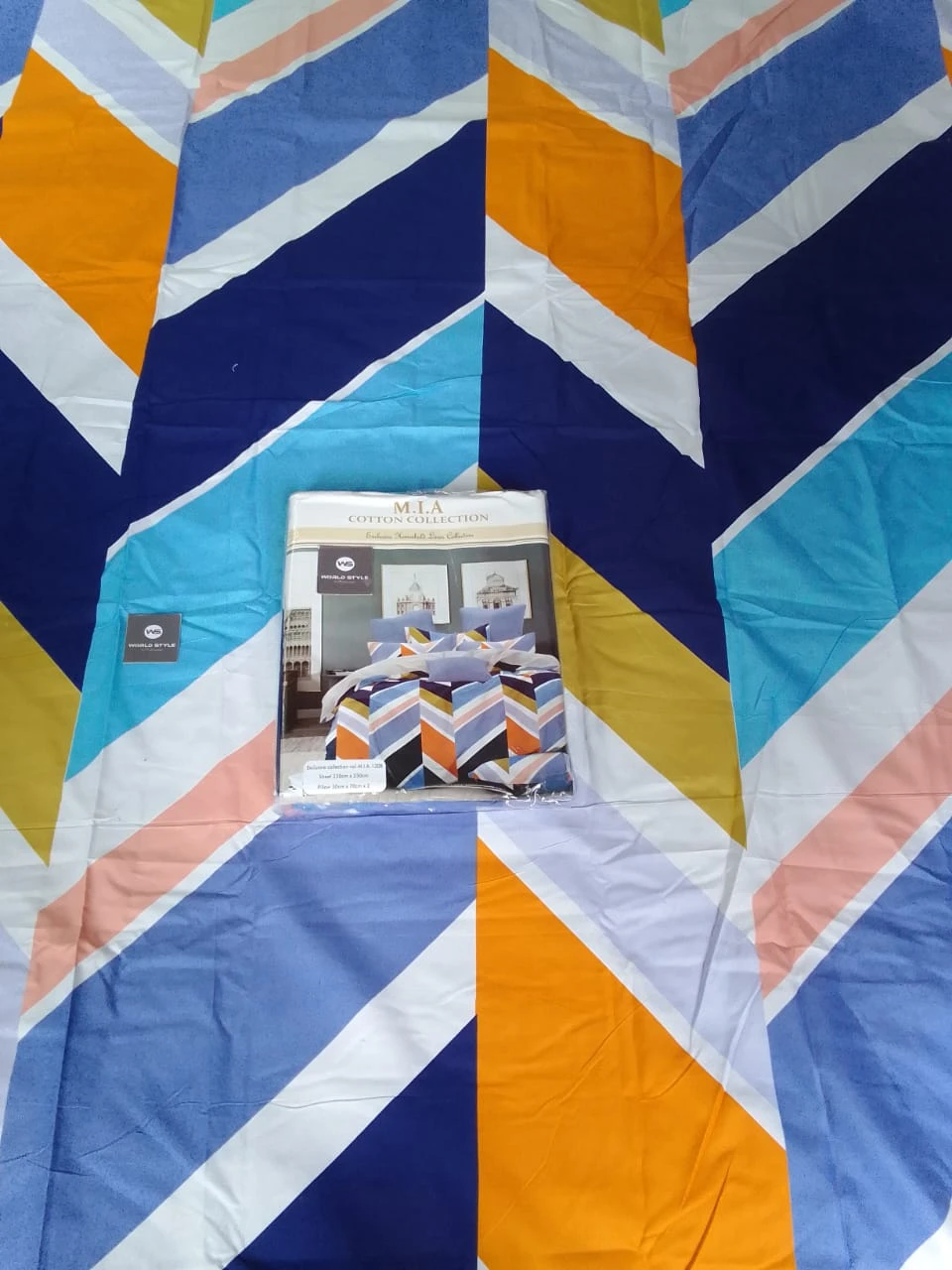 Mia Bedsheet 2 Pillow Covers - image 7