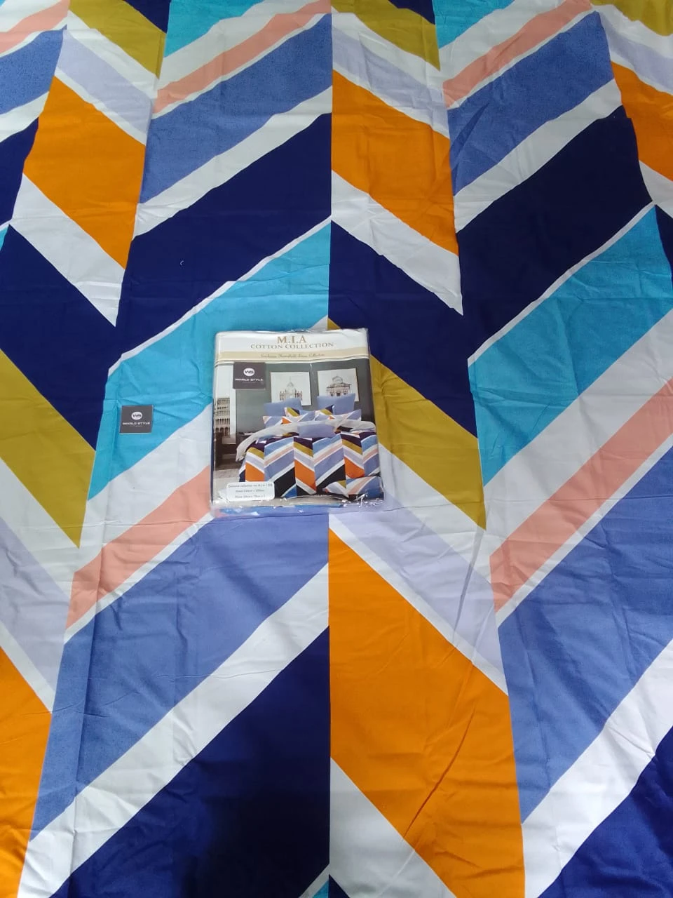 Mia Bedsheet 2 Pillow Covers - image 5