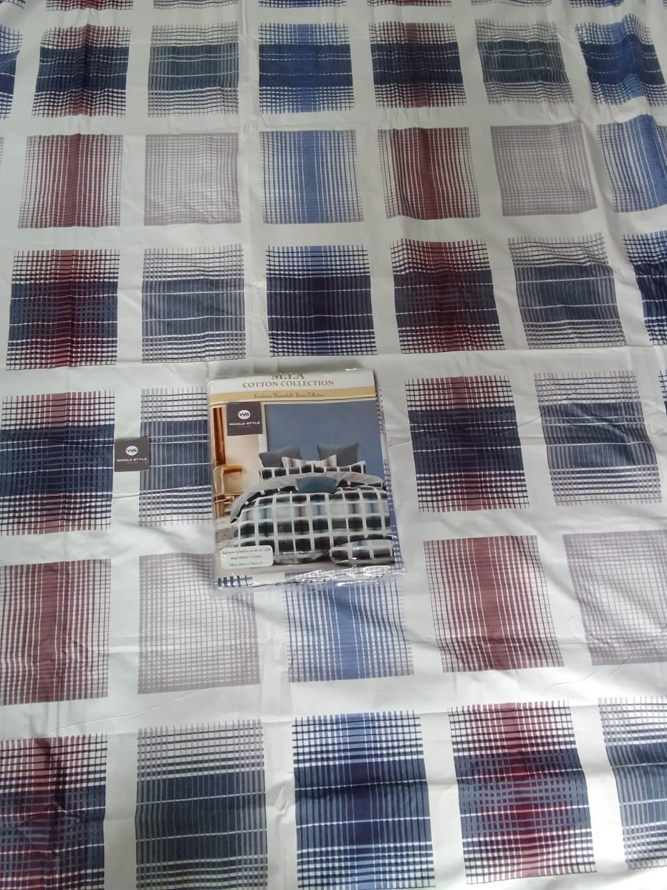 Mia Bedsheets / Bedsheet With 2 Pillow Covers (90 x 100) - image 6