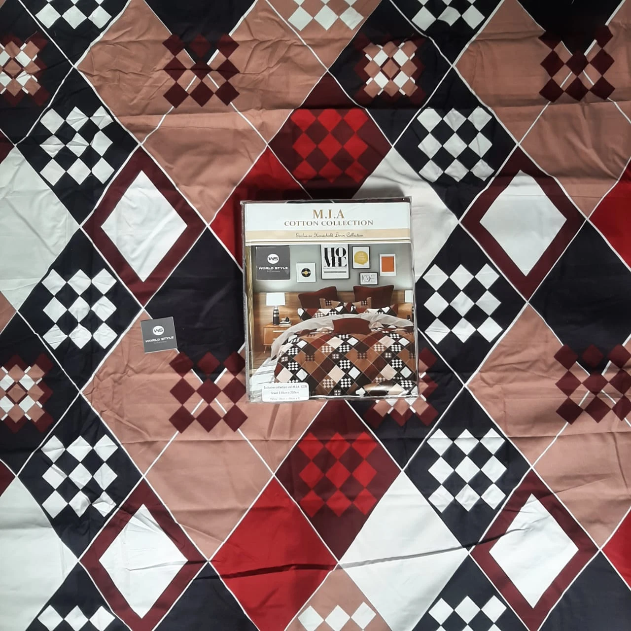 Mia Bedsheets / Bedsheet With 2 Pillow Covers (90 x 100) - image 4