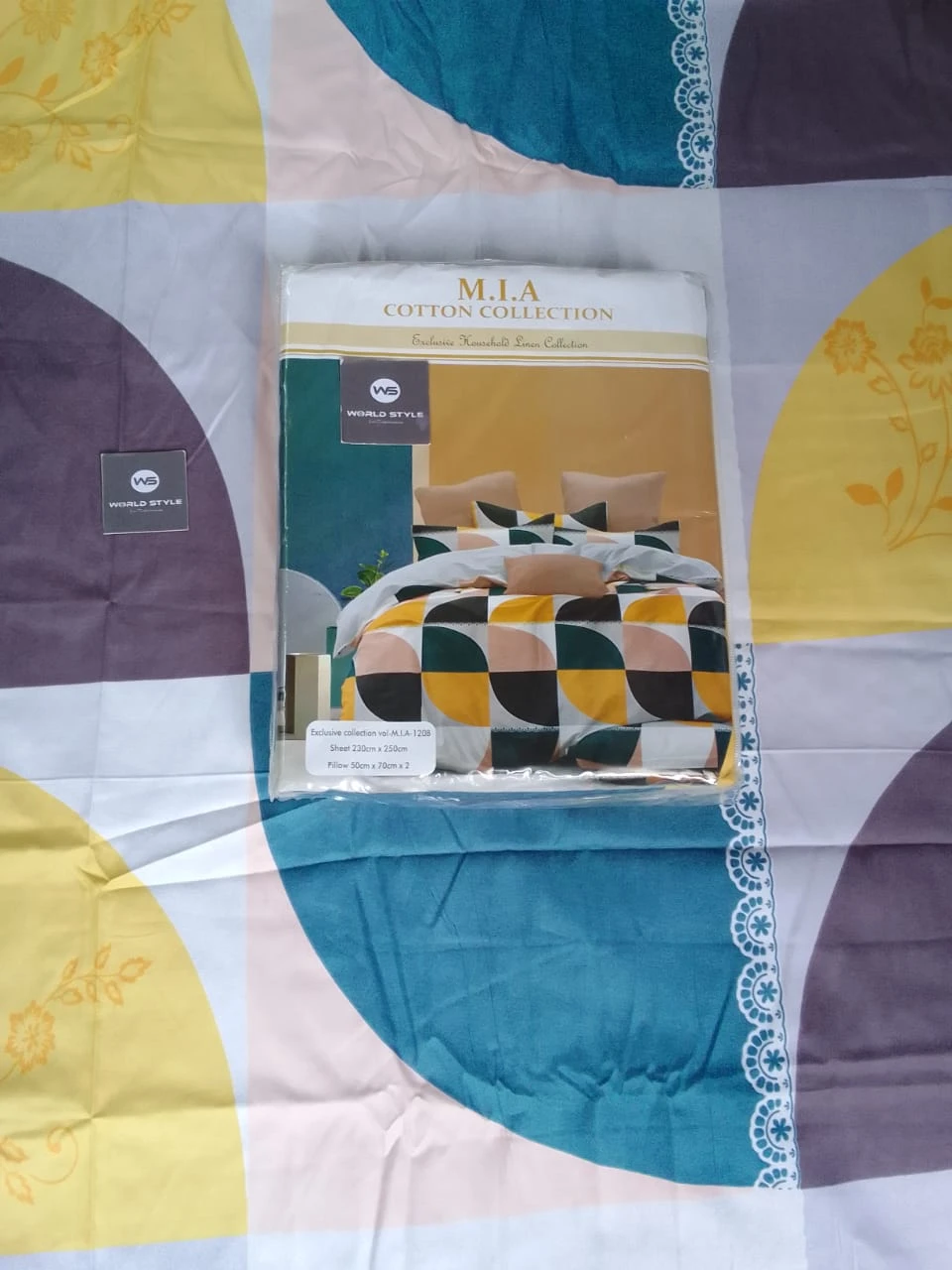 Mia Bedsheets / Bedsheet With 2 Pillow Covers (90 x 100) - image 7