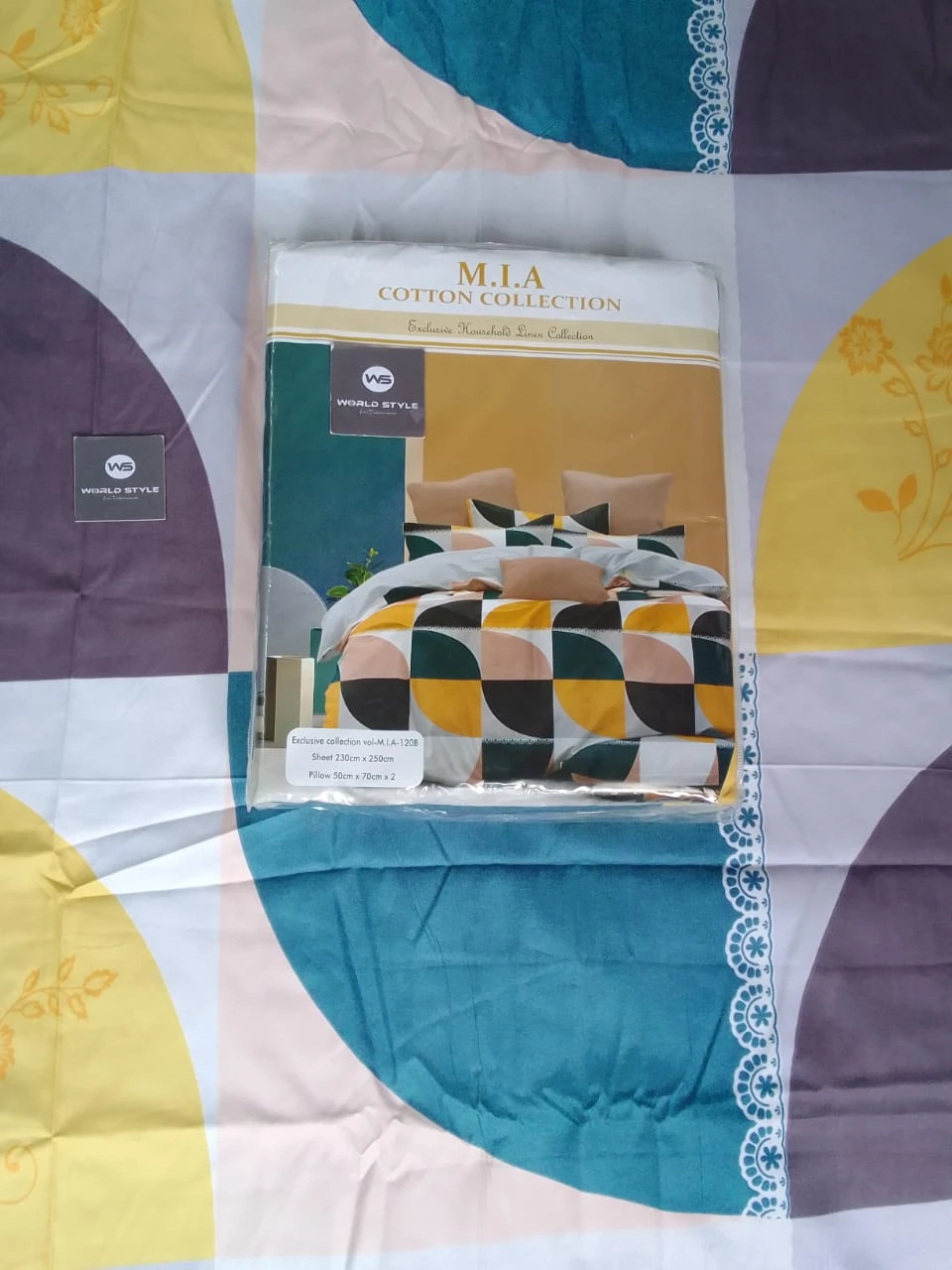 Mia Bedsheets / Bedsheet With 2 Pillow Covers (90 x 100) - image 5