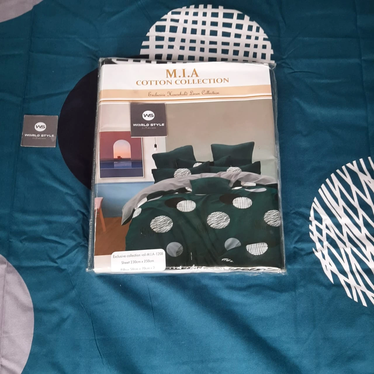 Mia Bedsheets / Bedsheet With 2 Pillow Covers (90 x 100) - image 4