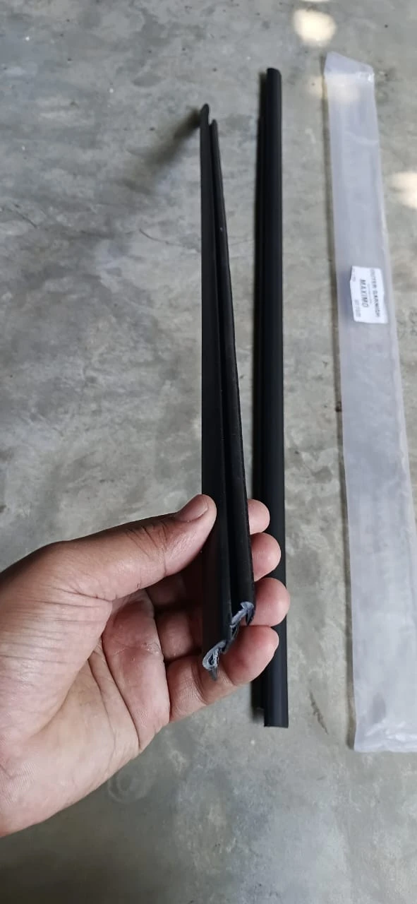 Mahindra Maxximo Car Door Window Outer Weather-strip - image 4