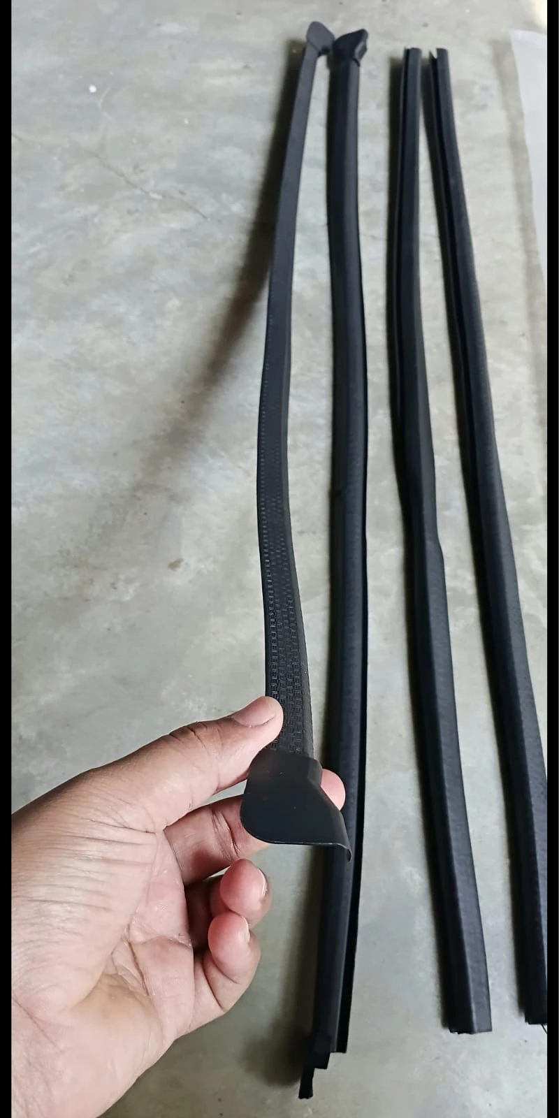 Tata Ace Car Door Window Outer Garnish Weather-strips - image 2