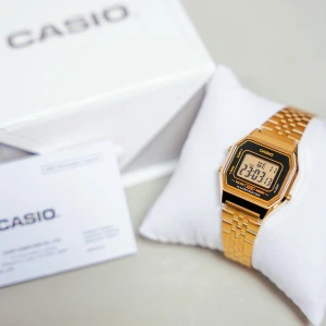 VINTAGE LA680WGA-1BDF Long Battery Life Watch