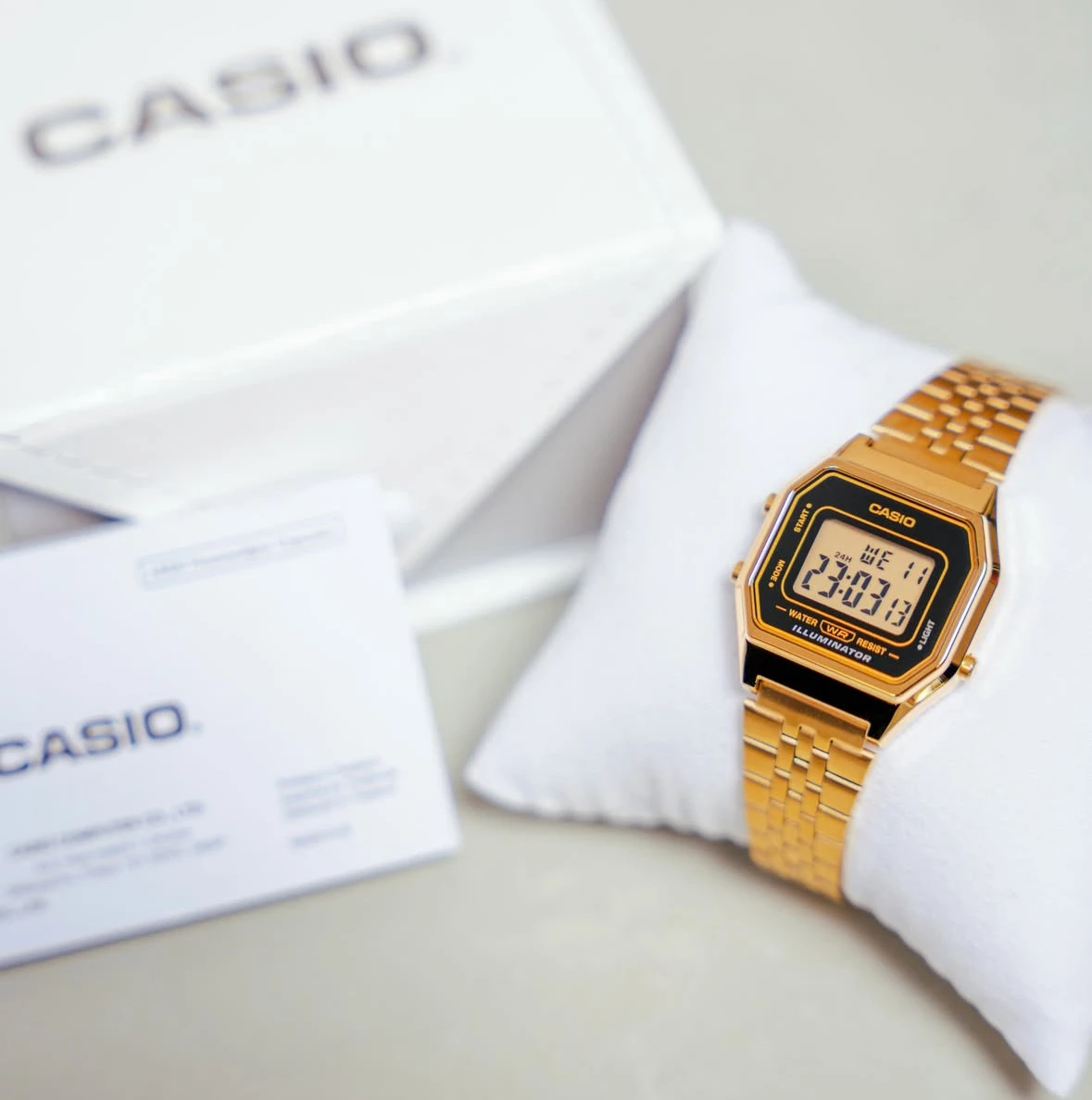 VINTAGE LA680WGA-1BDF Long Battery Life Watch