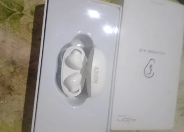 Invisible  rechargable hearing aid with charging box - image 2