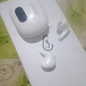 Invisible  rechargable hearing aid with charging box