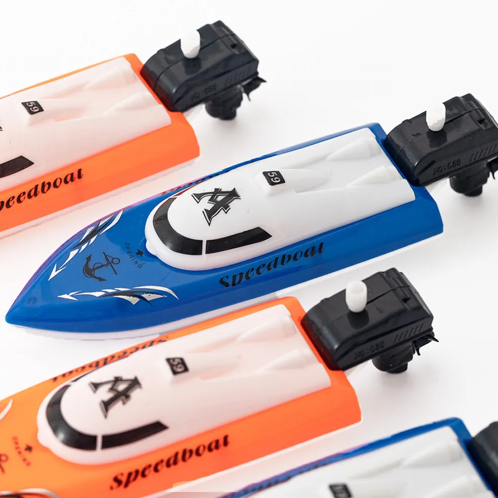 Manual Winding Water Floating Boat Toy - 1pc Random color - image 4