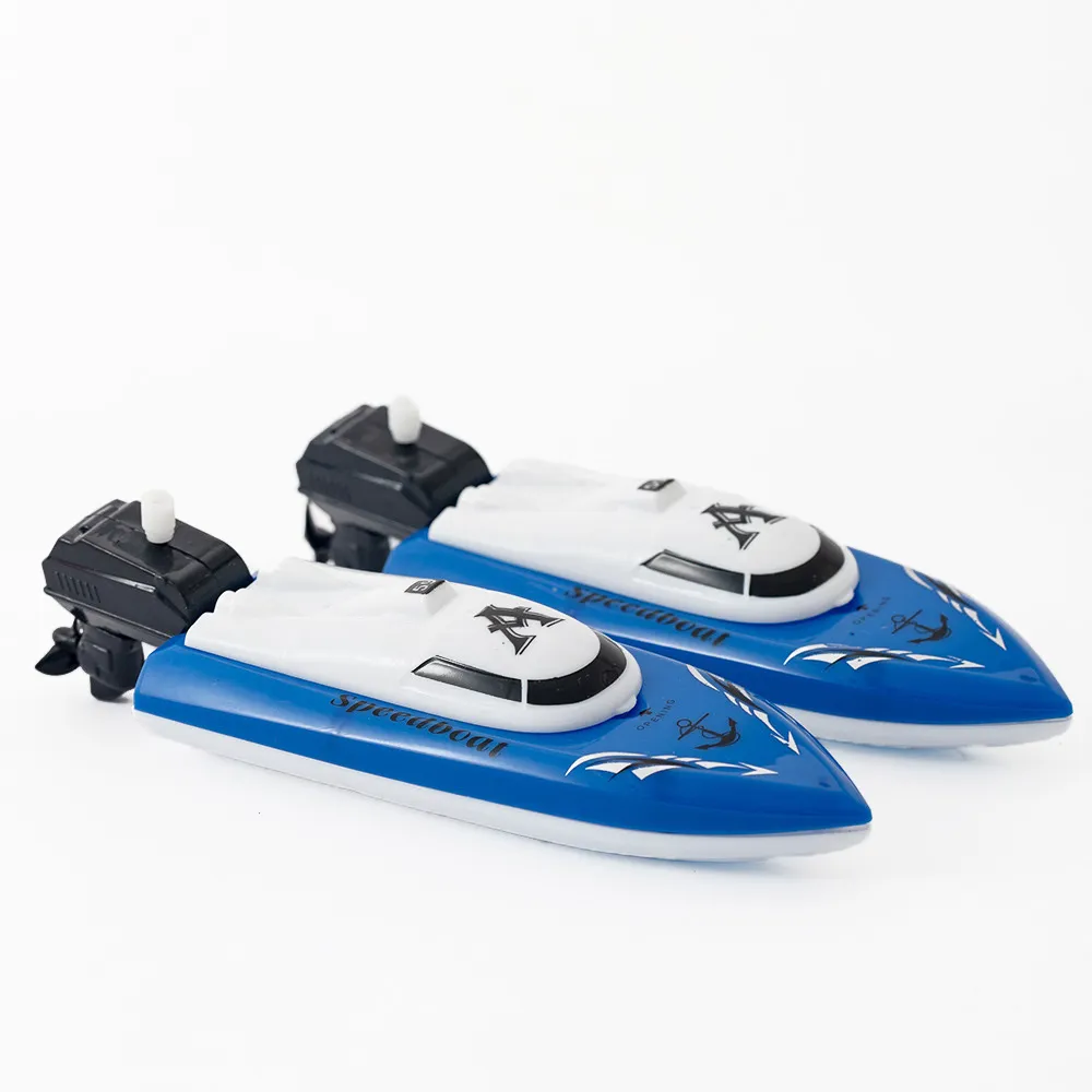 Manual Winding Water Floating Boat Toy - 1pc Random color - image 6