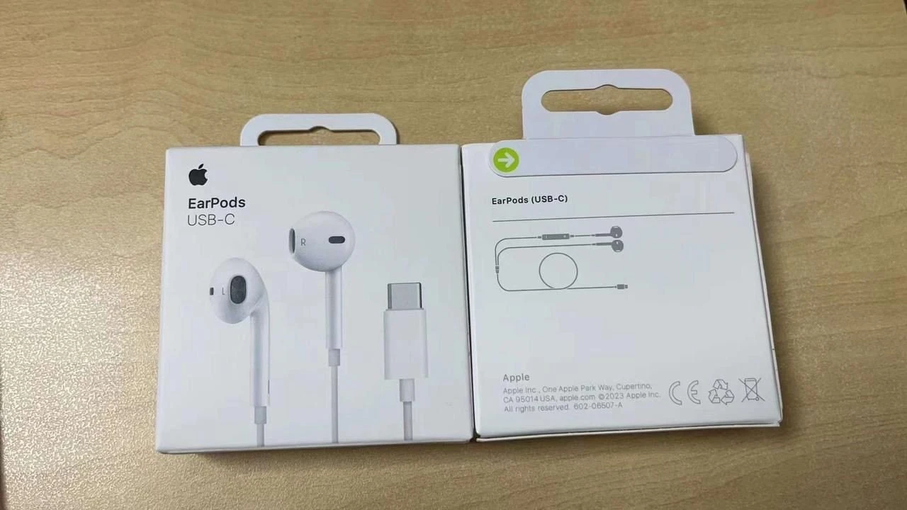 iPhone15,16,17 Plus Wired Type C Earphone for iPhone ORG - image 2