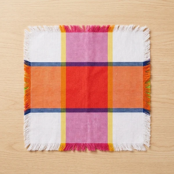 2 Pcs of Randomly Selected Quality Serviettes 14" x 13" - image 3